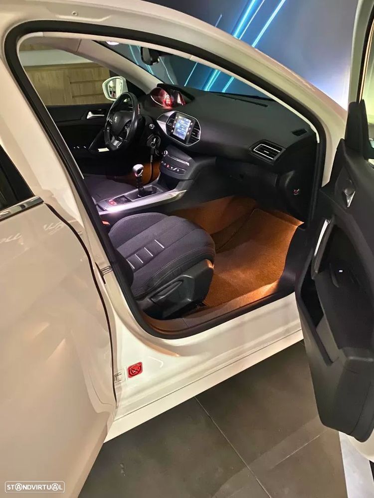 Peugeot 308 1.2 PureTech Style J17 - 19