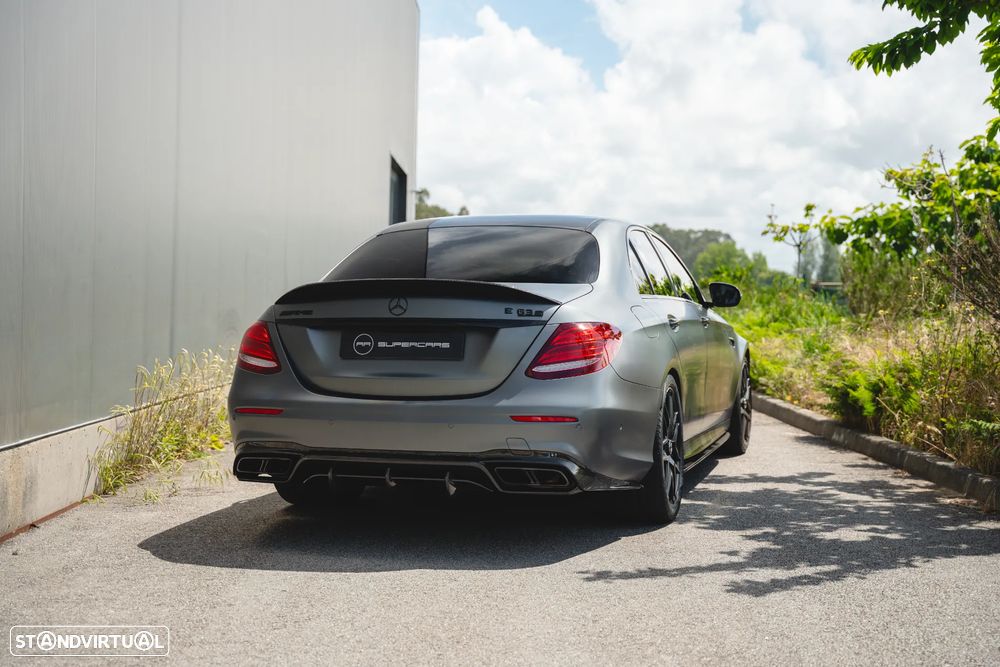 Mercedes-Benz E 63 AMG S 4-Matic+ - 21