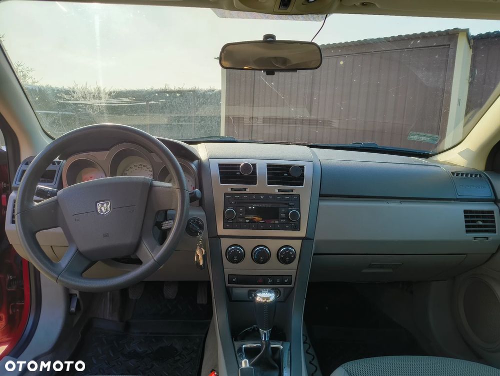 Dodge Avenger - 10