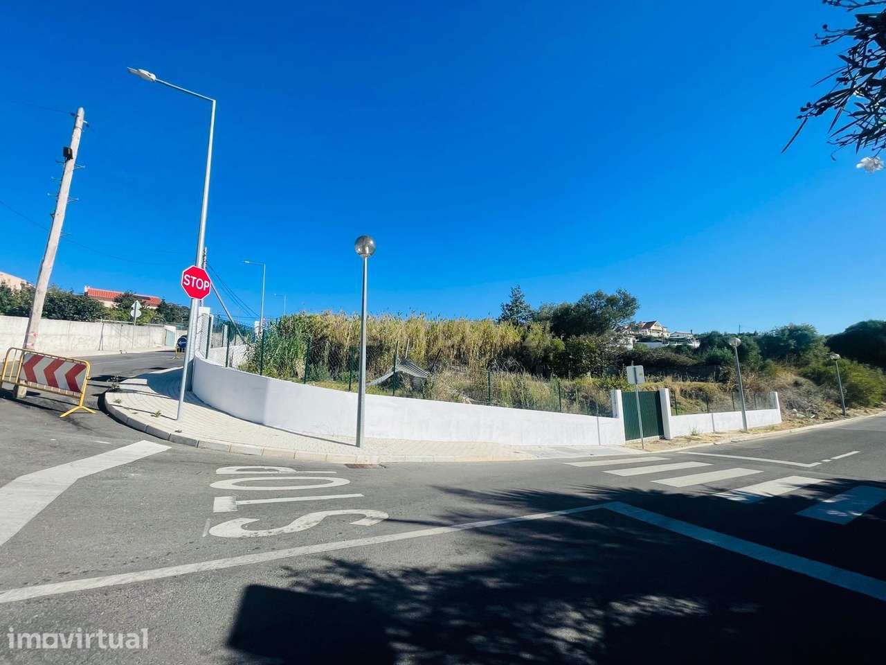 TERRENO URBANO COM 568,91 m² EM ALCABIDECHE – EXCELENTE LOCALIZAÇÃO E - Grande imagem: 4/28