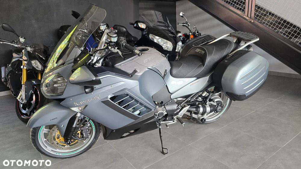 Kawasaki GTR - 3