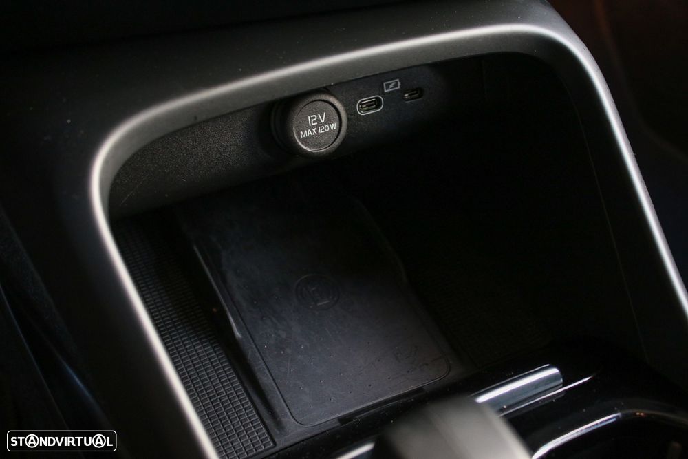 Volvo XC 40 Recharge Core - 28