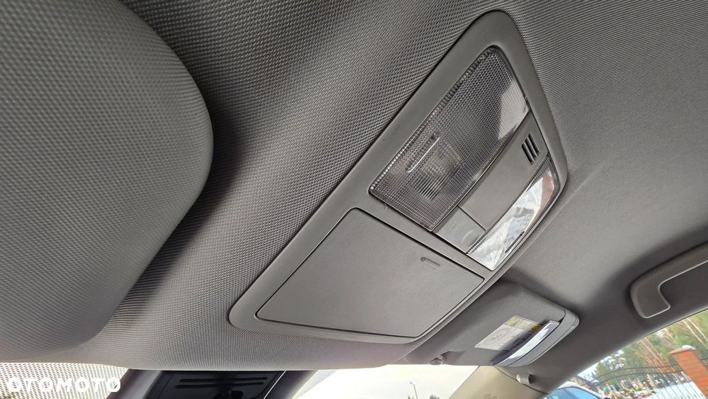 Toyota Avensis 2.0 D-4D Premium - 21