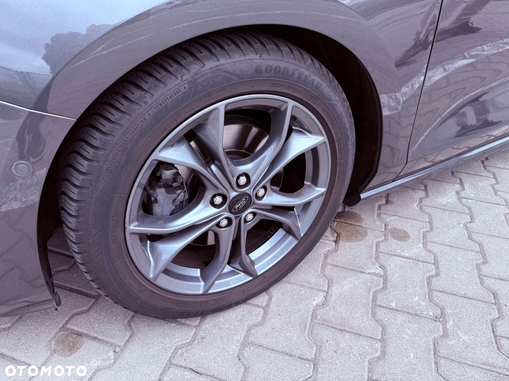 Ford Focus 1.5 EcoBoost ST-Line - 11