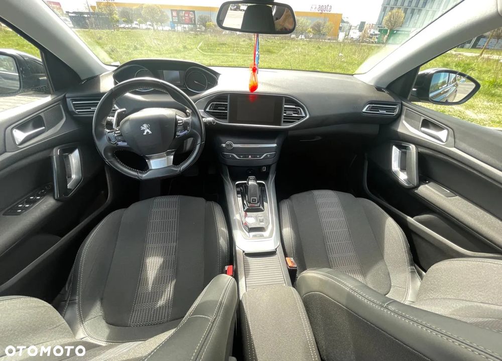 Peugeot 308 1.5 BlueHDi Allure S&S EAT8 - 15