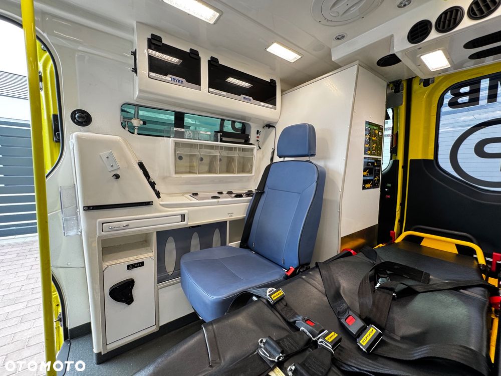 Mercedes-Benz Sprinter - 20