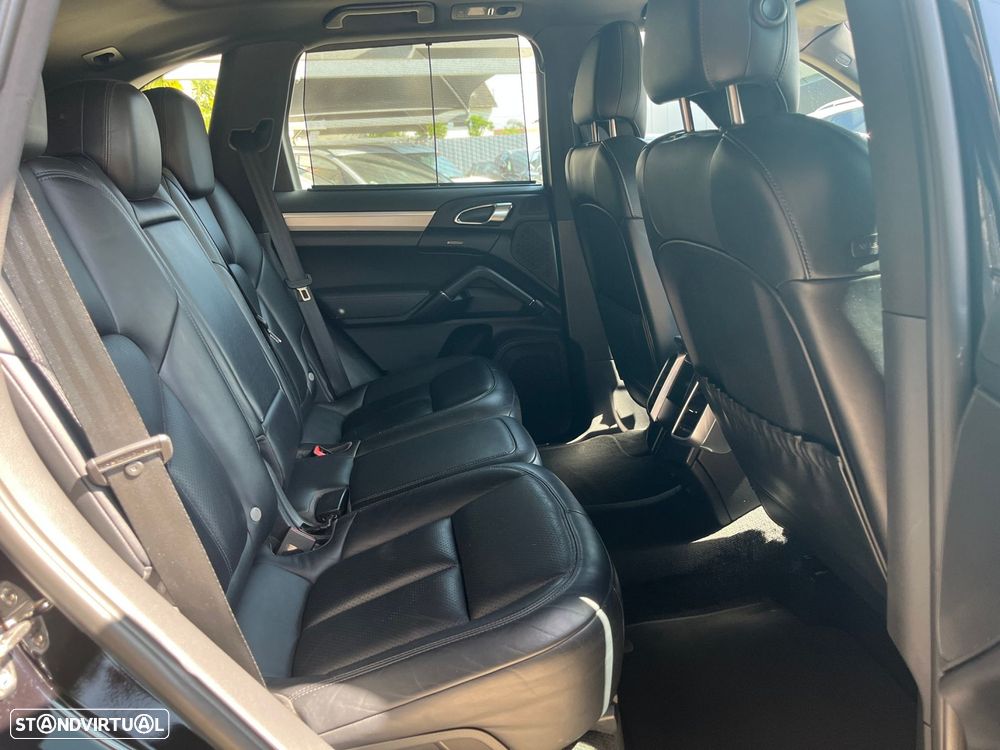 Porsche Cayenne Standard - 52