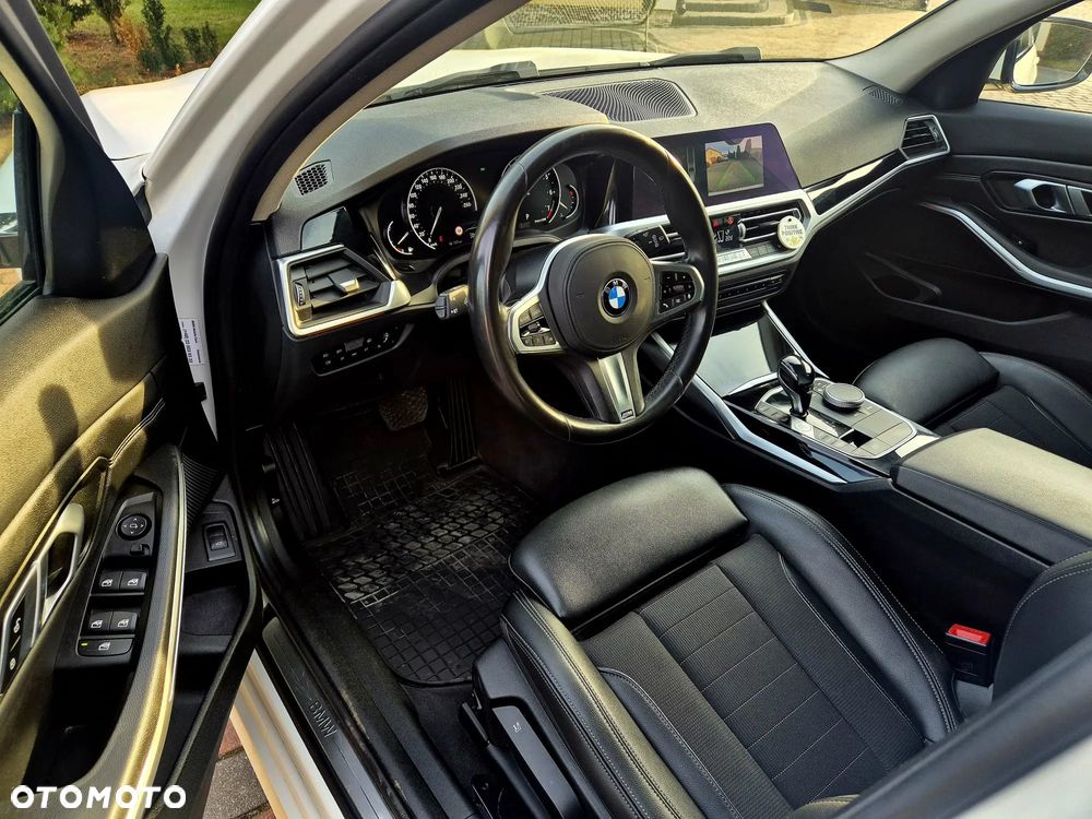 BMW Seria 3 318i Sport Line - 7
