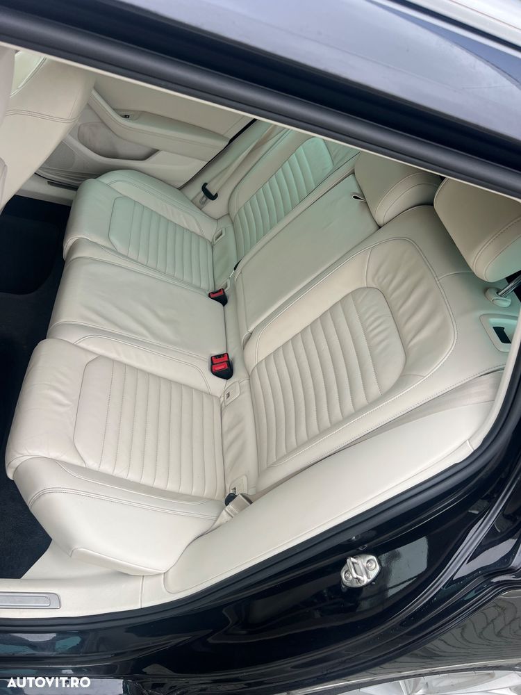 Volkswagen Passat Variant 2.0 TDI DSG 4Motion Highline - 9