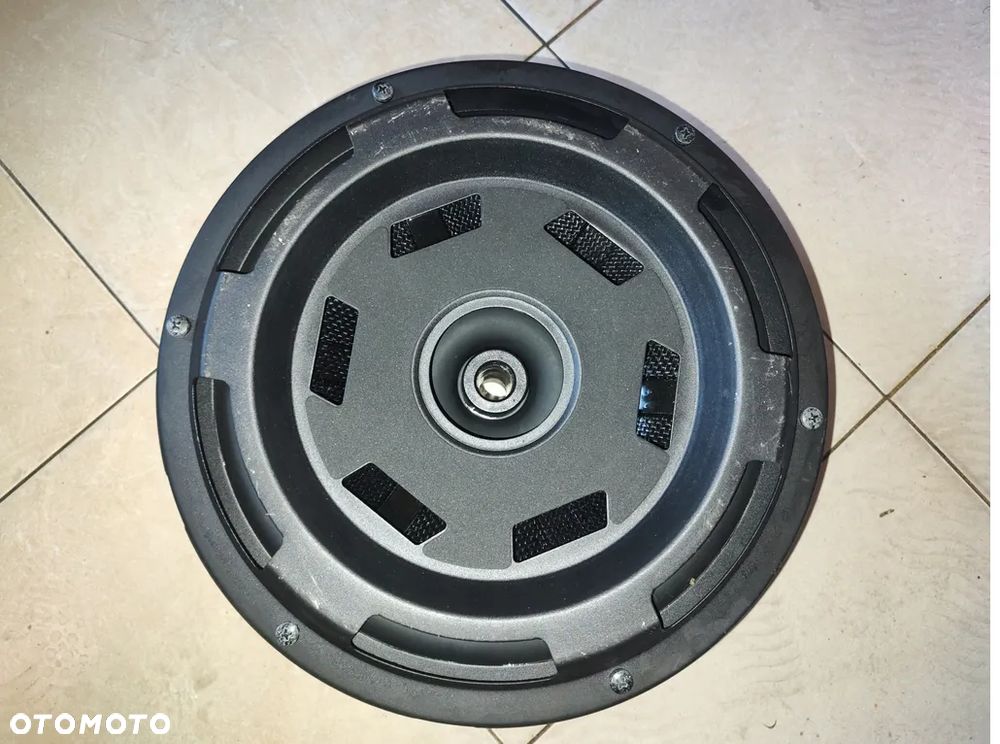 SUBWOOFER SAMOCHODOWY JBL BASSPRO HUB - 3