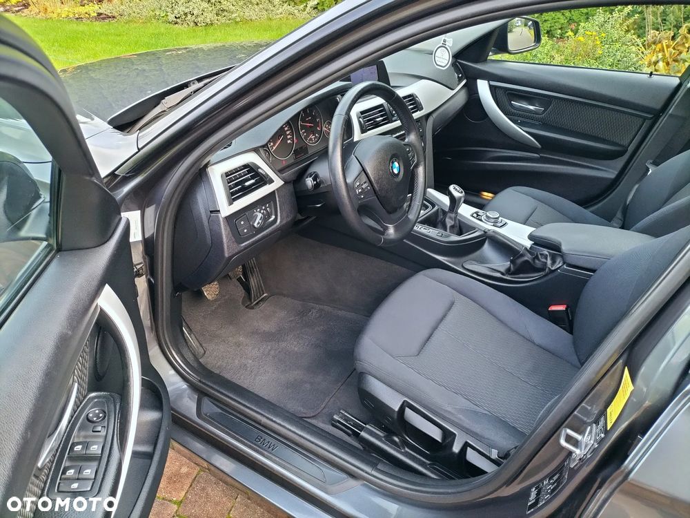 BMW Seria 3 318d DPF Edition Exclusive - 13