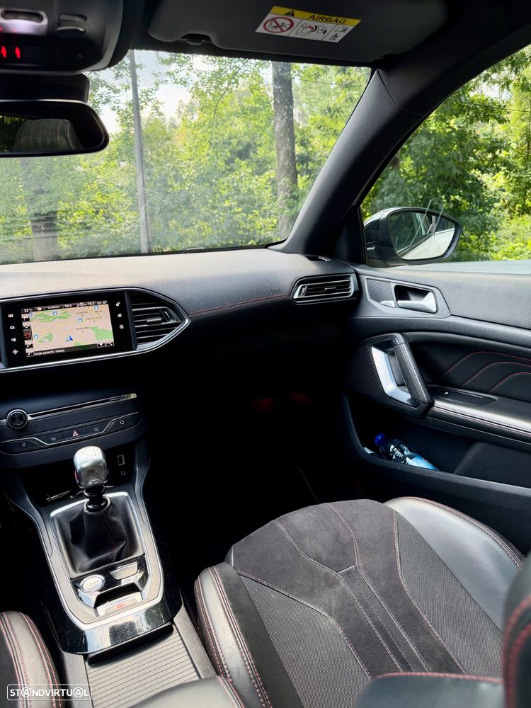 Peugeot 308 1.6 e-THP GTi - 16