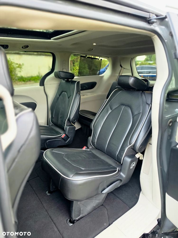 Chrysler Pacifica - 13