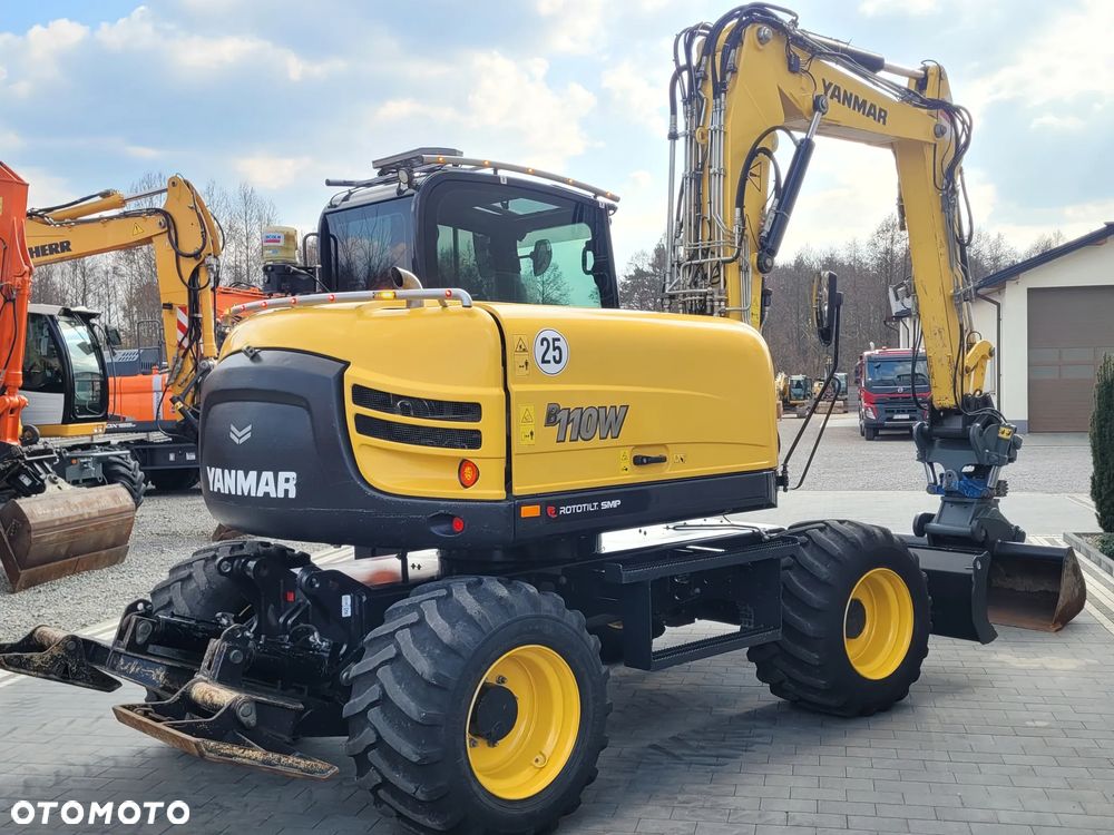 Yanmar B110W / ROTOTILT ze szczypcami / przyczepa / - 4