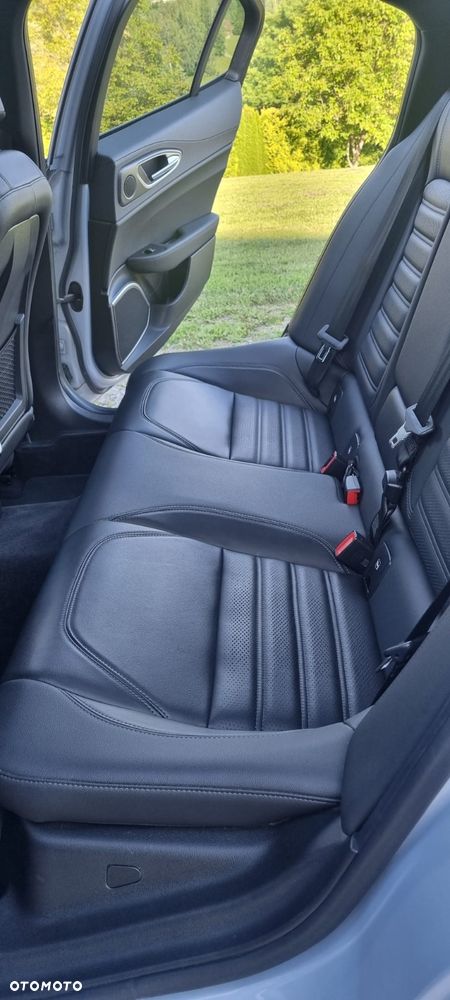 Alfa Romeo Giulia 2.0 Turbo Veloce Q4 - 16