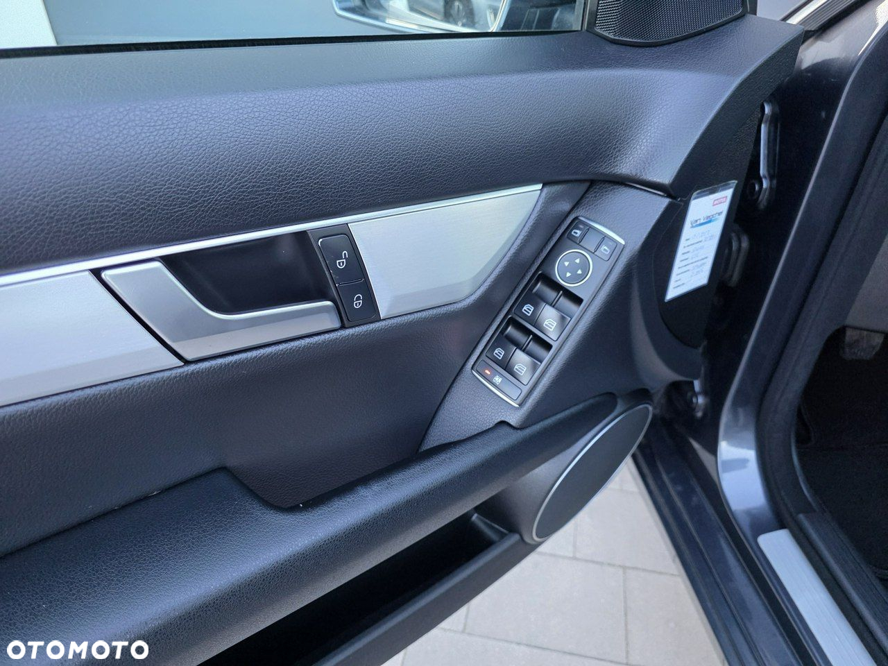 Mercedes-Benz Klasa C 200 CDI BlueEff Avantgarde - 15