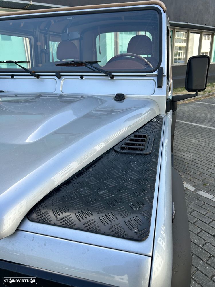 Land Rover Defender 90 2.4 CRD S - 19