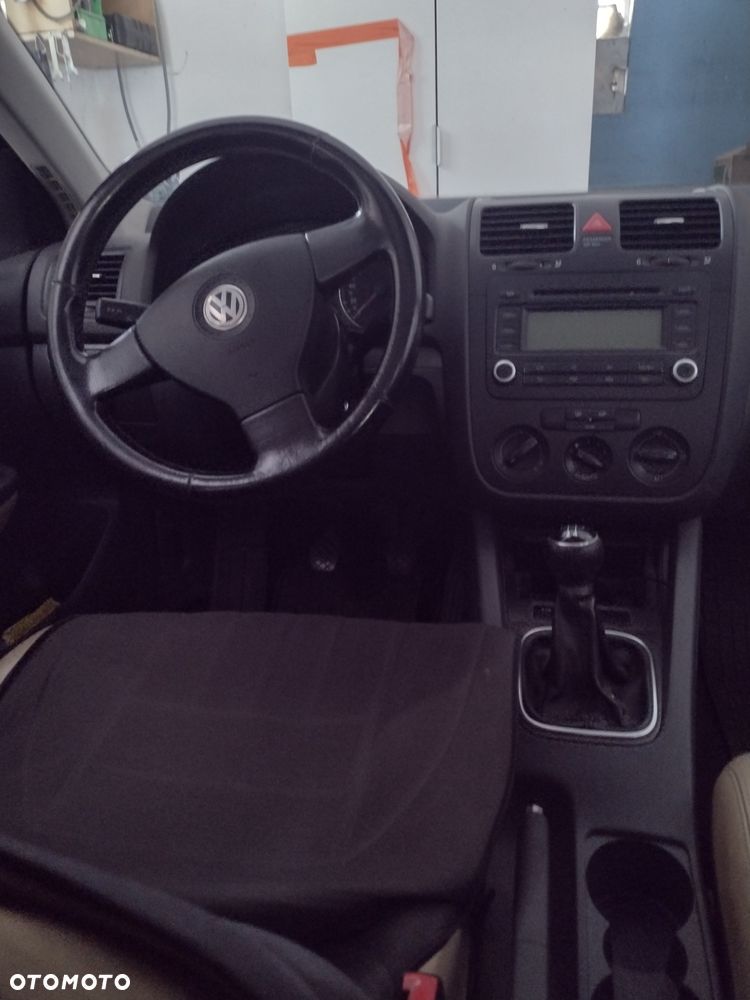 Volkswagen Jetta - 6