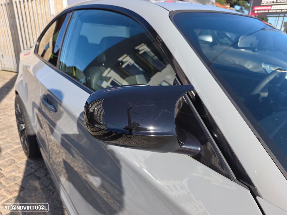 BMW 118 d Limited Edition Lifestyle c/ M Sport Pack - 21