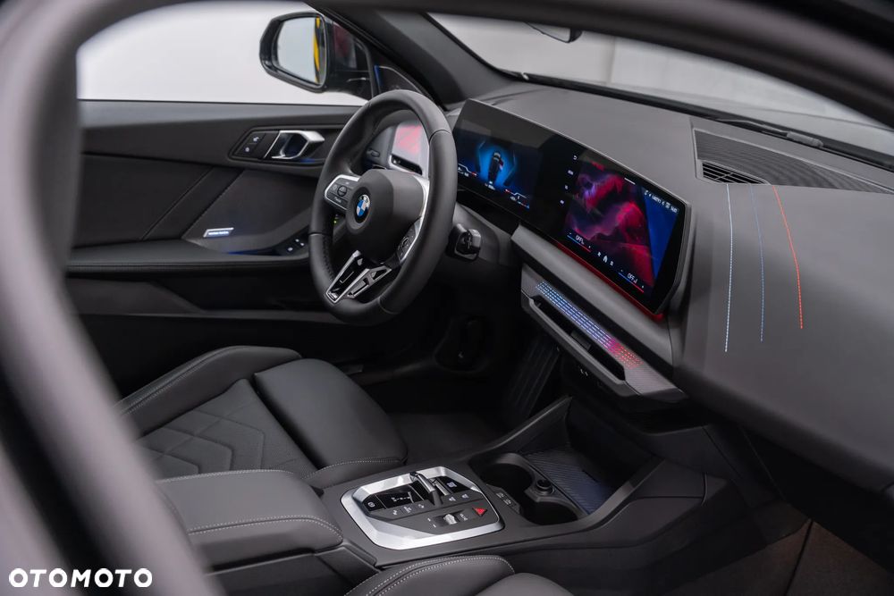 BMW Seria 1 120 mHEV - 32