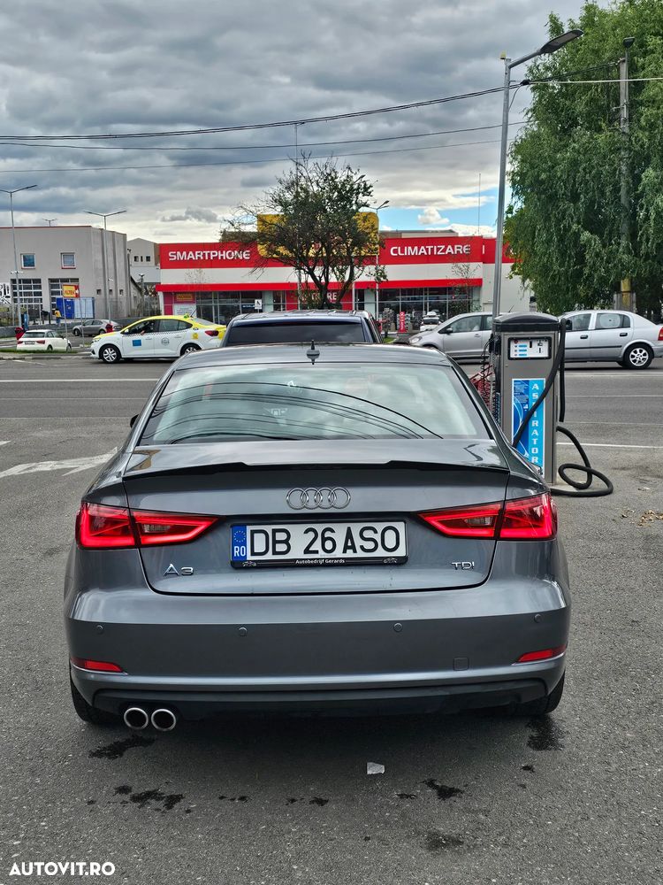 Audi A3 2.0 TDI Ambiente - 2