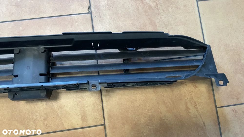 ROLETA ŻALUZJA DOLNA KIEROWNICA POWIETRZA PAS BMW X3 G01 X4 G02 7497231 LEKKO USZKODZONA - 3