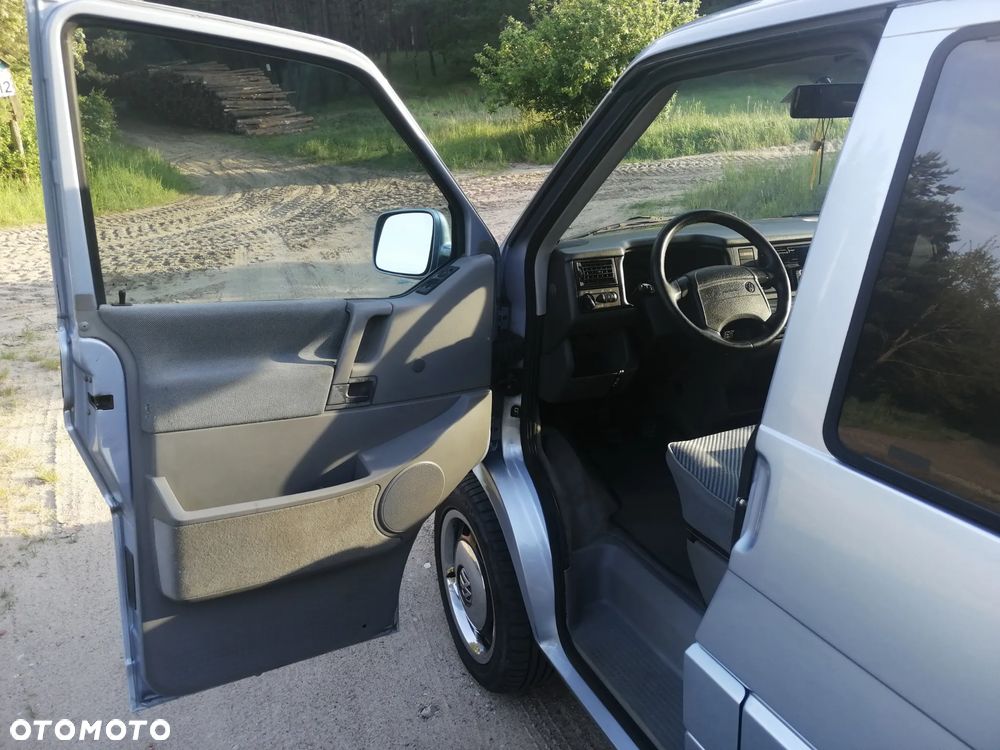 Volkswagen Multivan Standard - 12