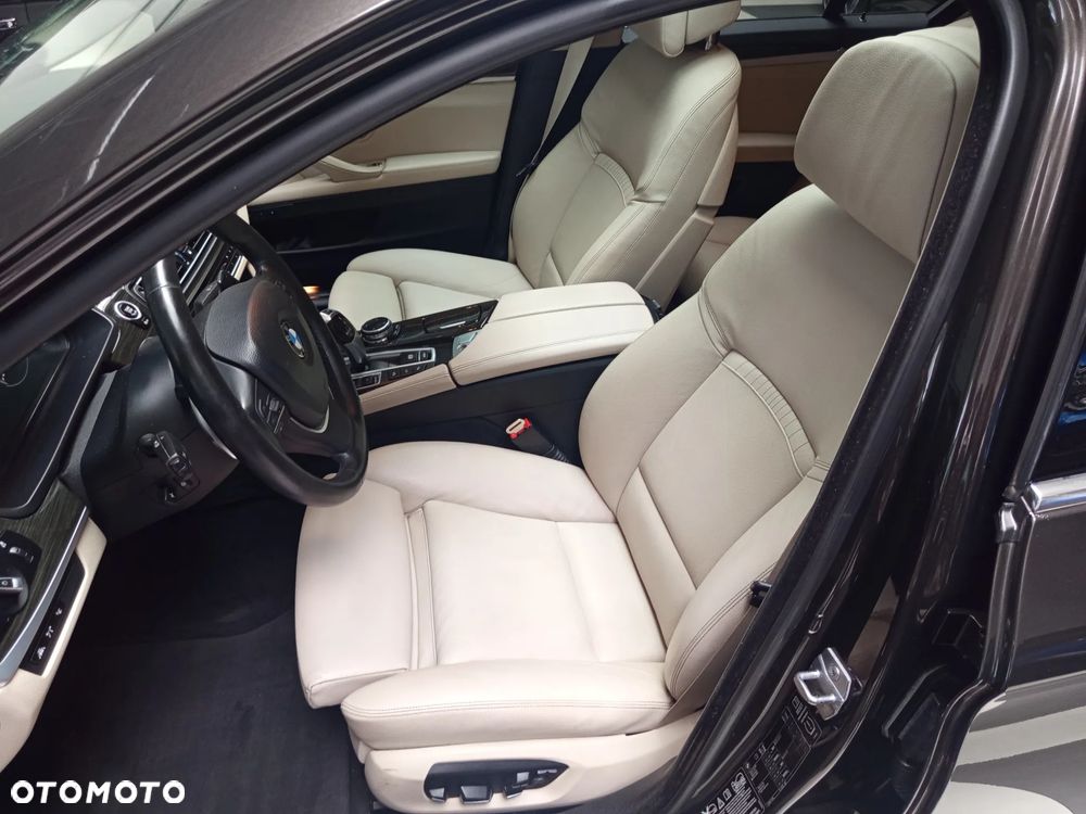 BMW Seria 5 520d xDrive Luxury Line - 12