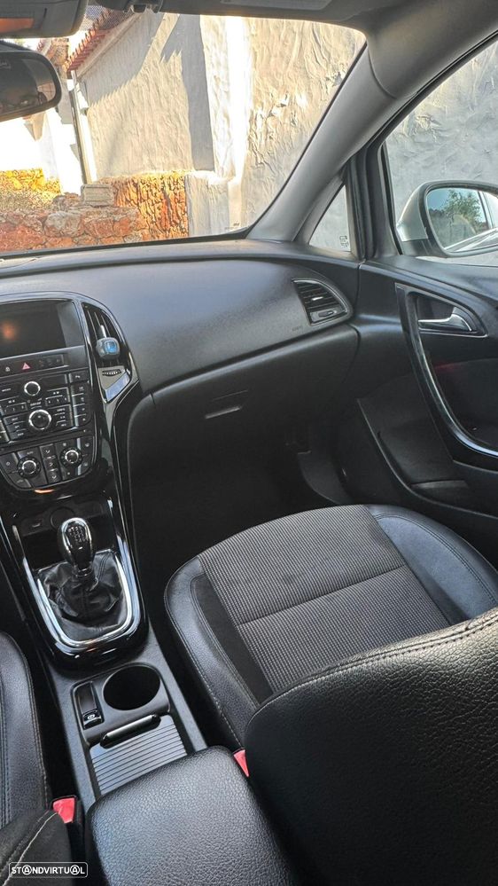 Opel Astra Sports Tourer - 2