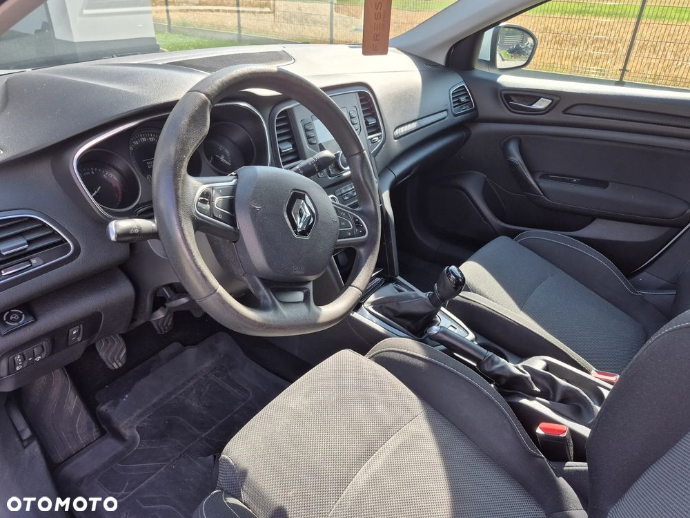 Renault Megane 1.6 SCe Life - 10