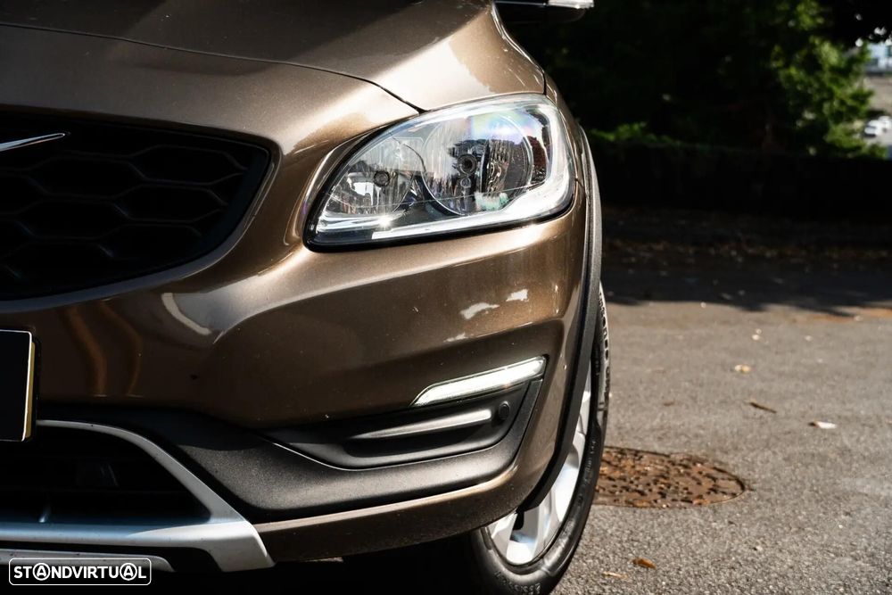 Volvo V60 Cross Country 2.0 D3 Momentum - 28
