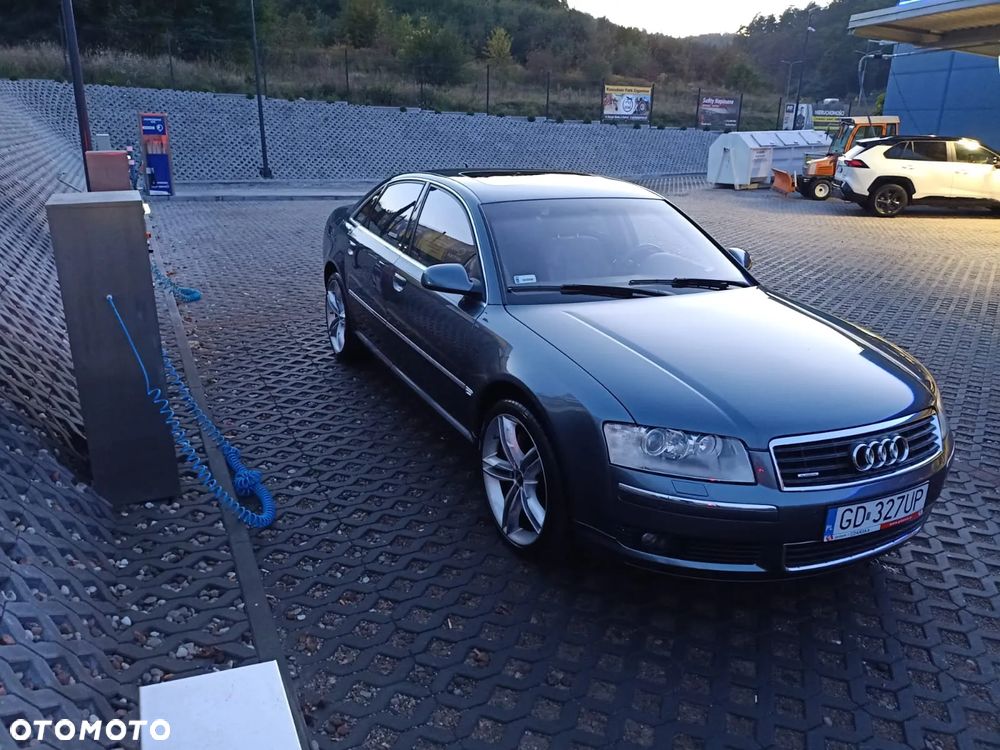 Audi A8 4.2 Quattro - 3