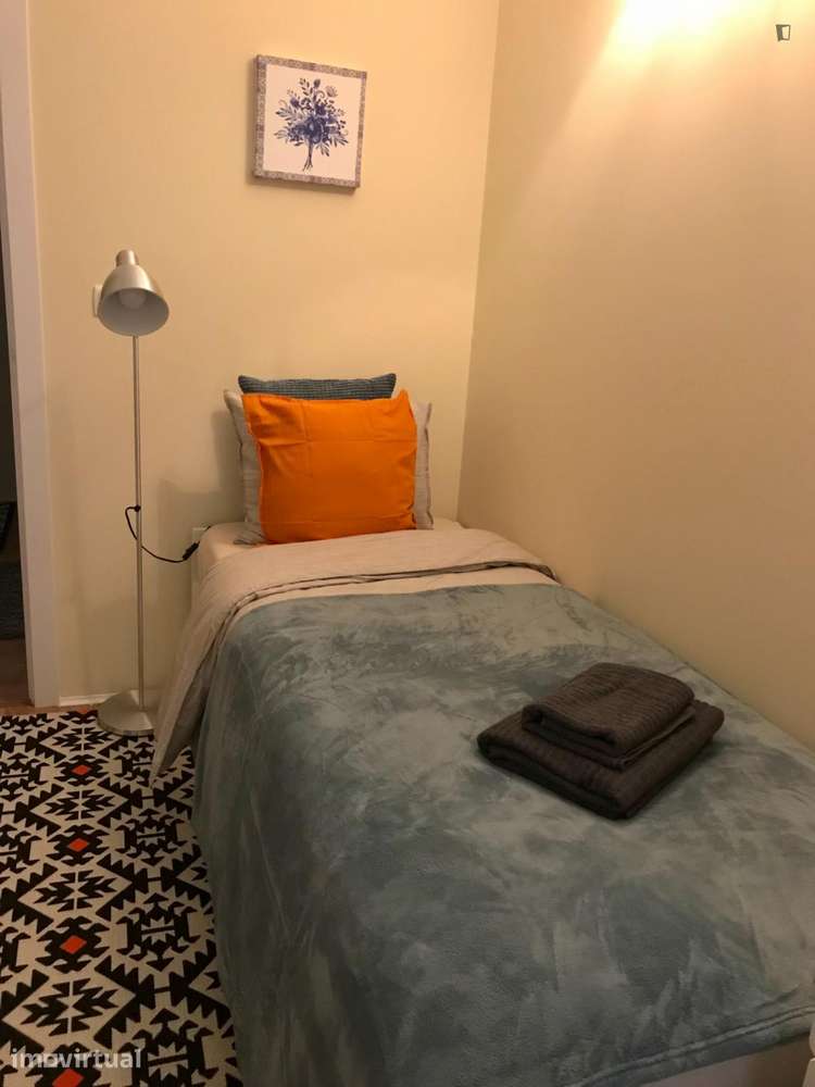 Quarto - localizado em Roma-Areeiro Lisbon - Grande imagem: 5/18