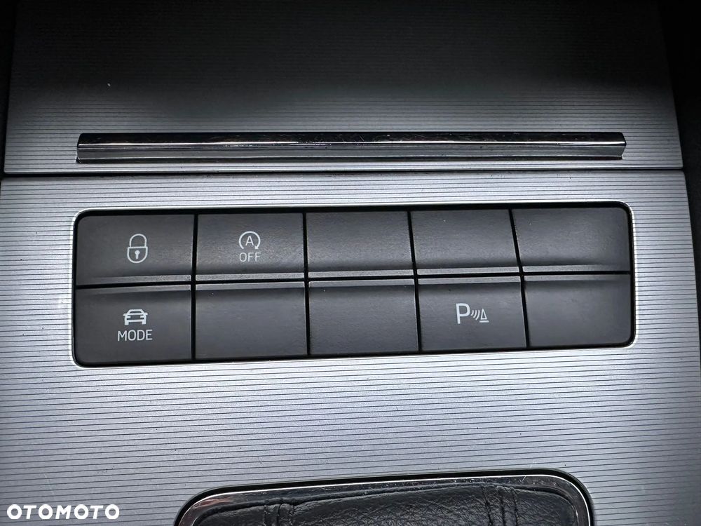 Skoda Octavia 1.8 TSI Elegance DSG - 23