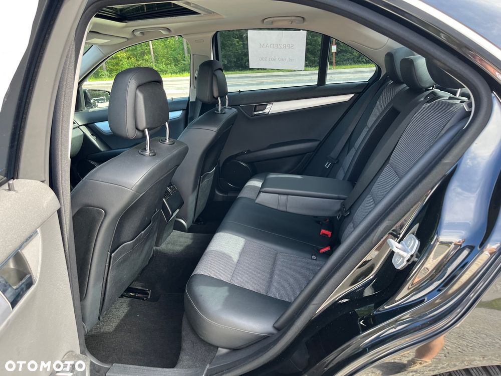 Mercedes-Benz Klasa C 180 CGI Automatik BlueEFFICIENCY Avantgarde - 13