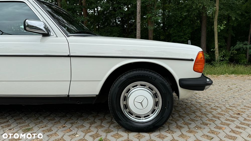 Mercedes-Benz W123 - 6