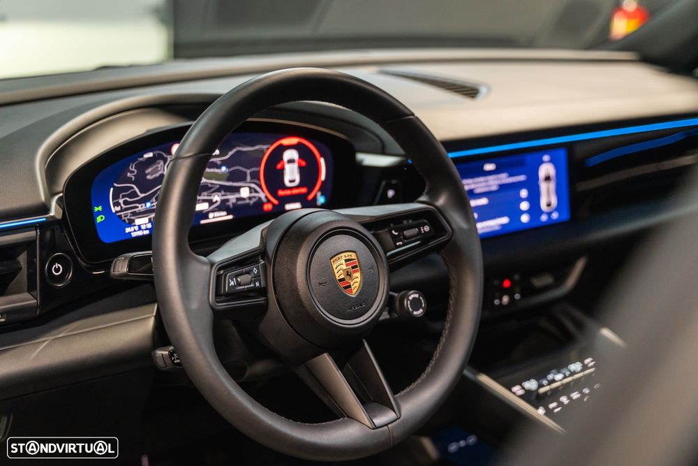 Porsche Macan Electric - 15