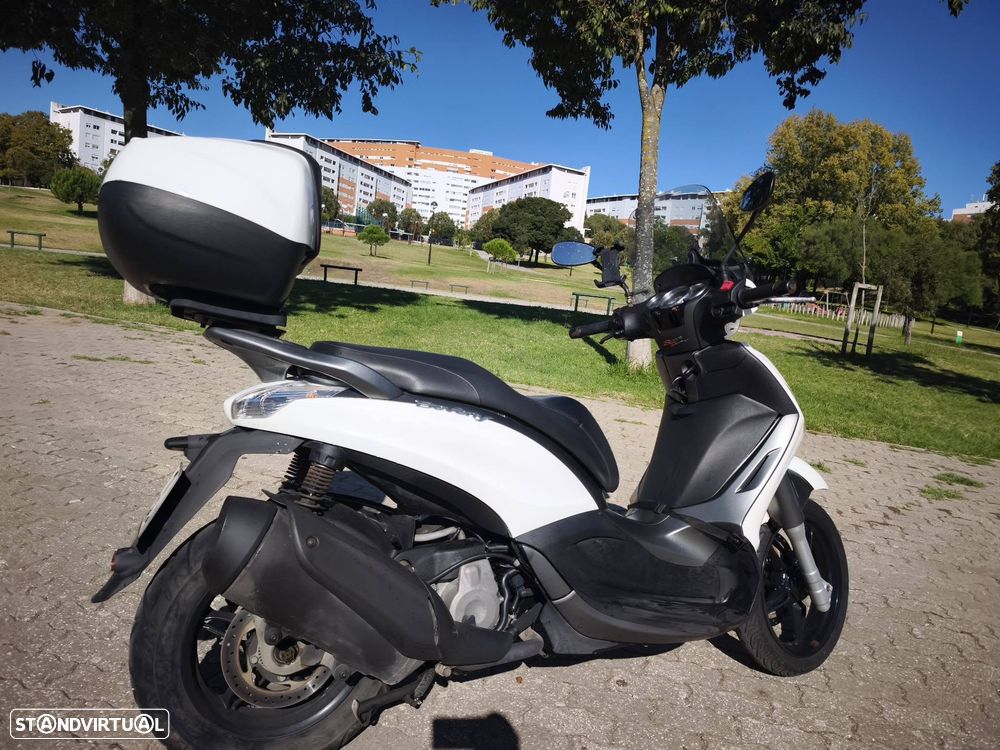 Piaggio Beverly 350 - 8