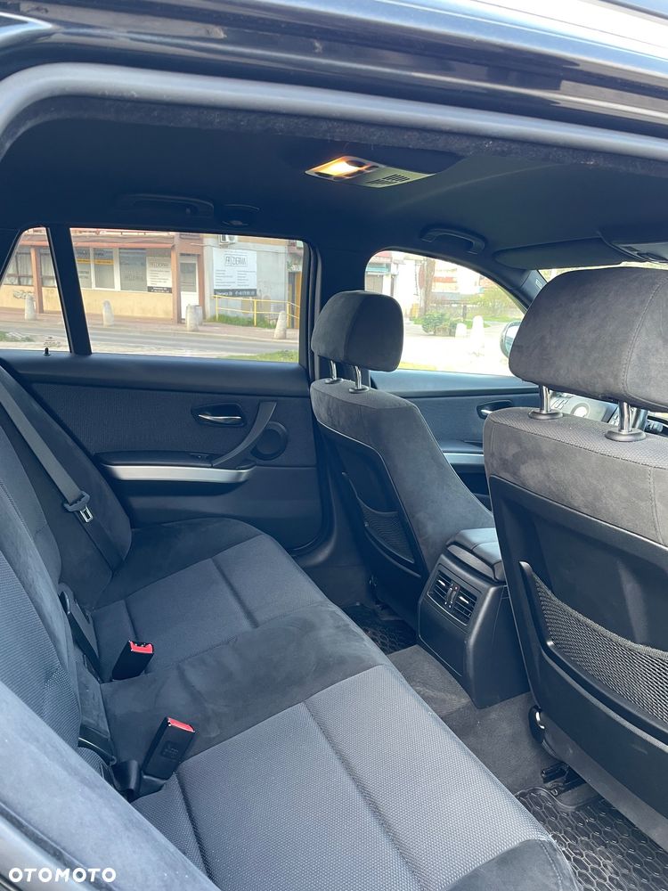 BMW Seria 3 318d DPF Edition Sport - 12