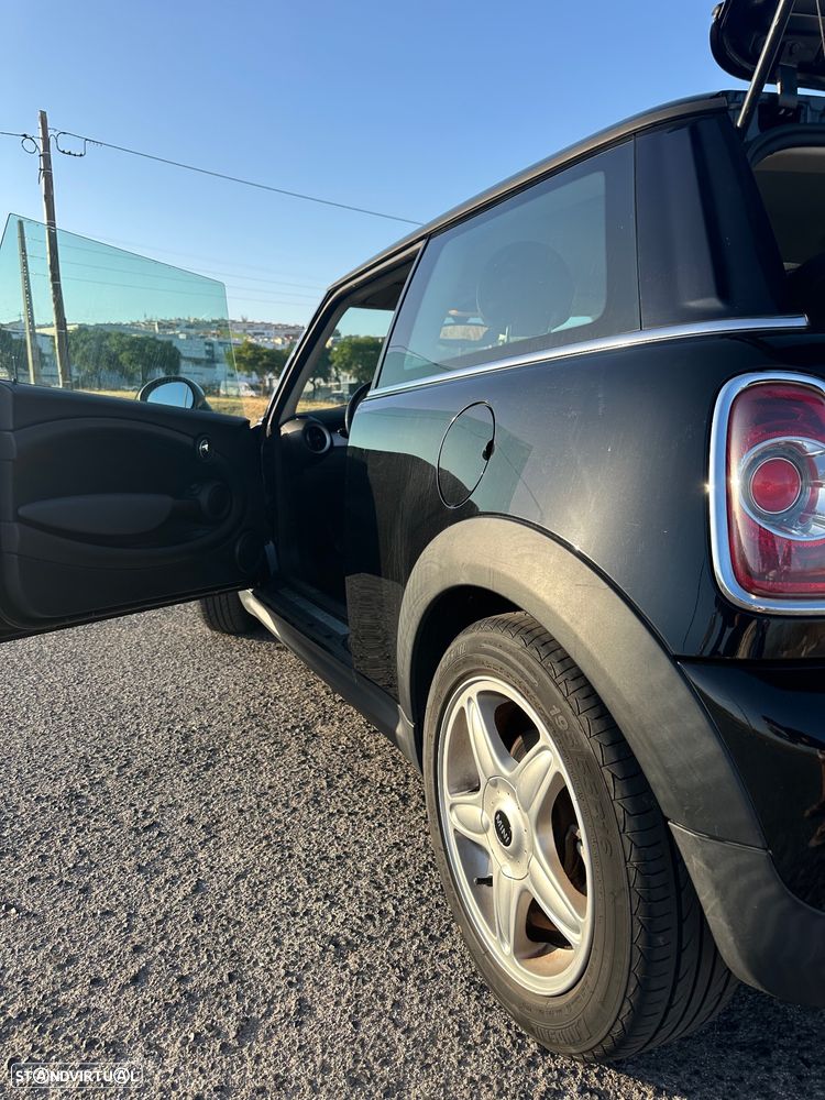 MINI 3 Portas One - 19