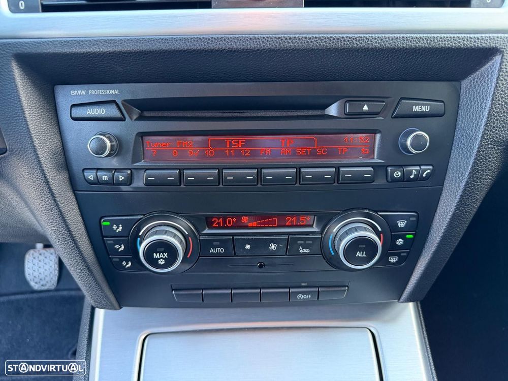 BMW 318 d Touring Line Sport - 23