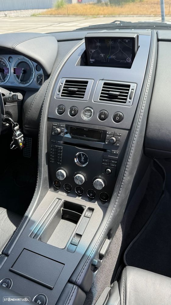 Aston Martin Vantage Coupe Sportshift - 21