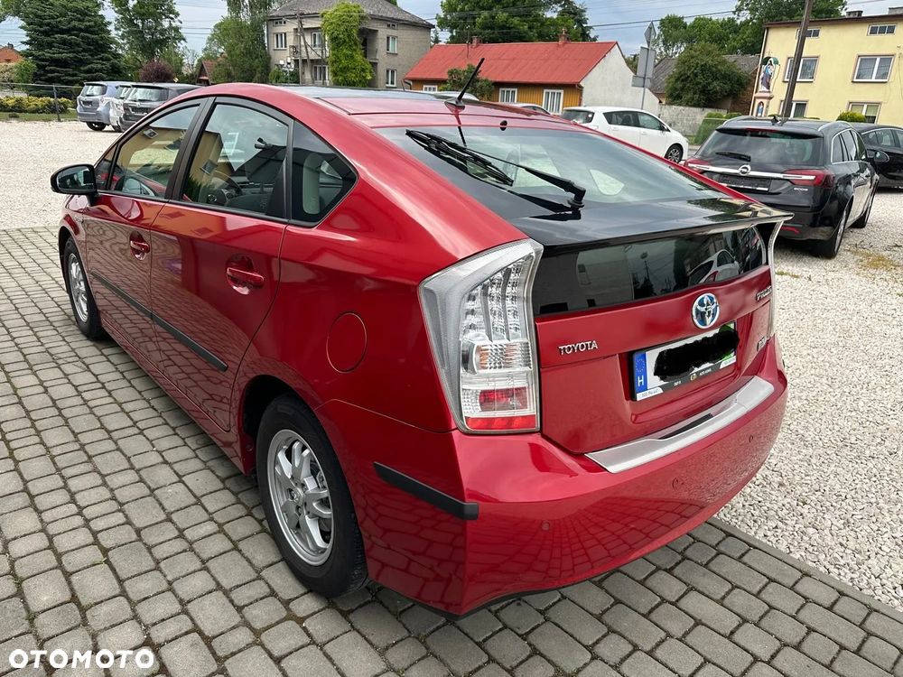 Toyota Prius (Hybrid) Executive - 4