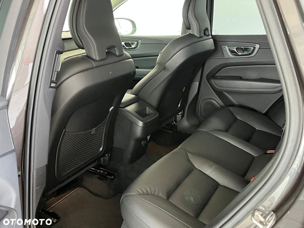 Volvo XC 60 B4 D AWD Inscription - 34