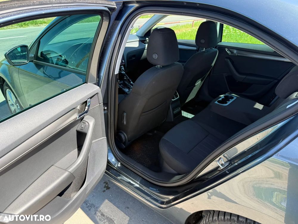 Skoda Octavia 1.5 TSI DSG MHEV Style - 10