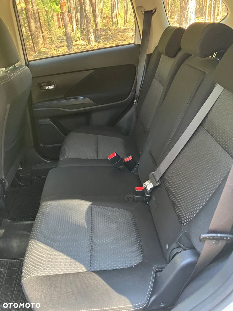 Mitsubishi Outlander 2.0 Intense + 4WD CVT - 7