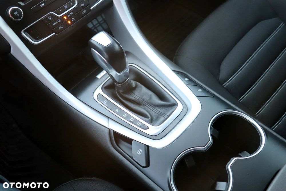 Ford Mondeo 2.0 TDCi Trend PowerShift - 37