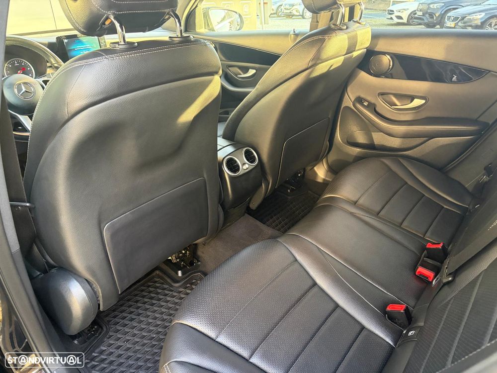 Mercedes-Benz GLC 300 de Coupe 4Matic - 11