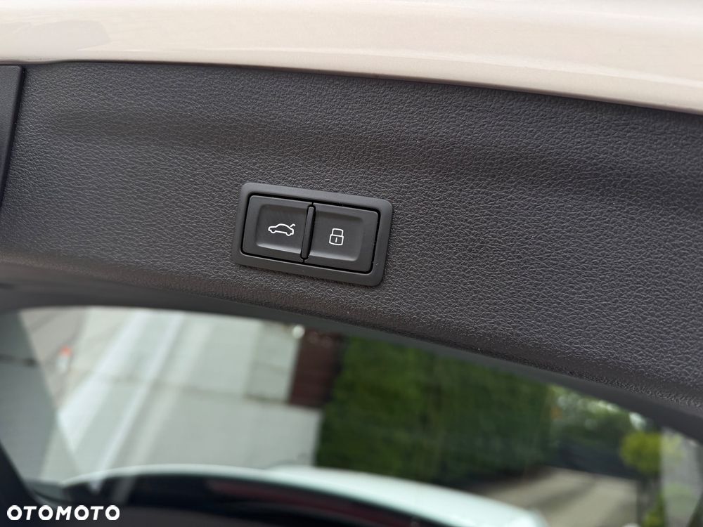 Audi A6 Avant 55 TFSI e quattro S tronic S line - 36