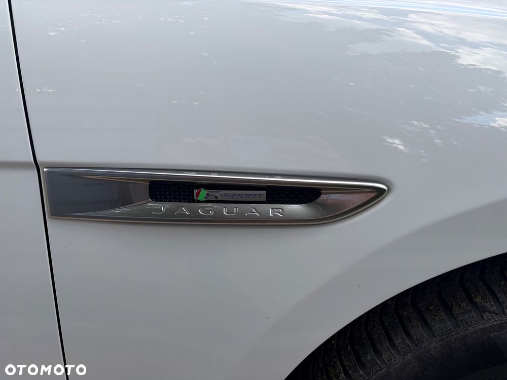 Jaguar F-Pace 2.0 i4D AWD R-Sport - 31